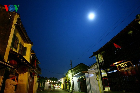 Hoi An en pleine lune - ảnh 2